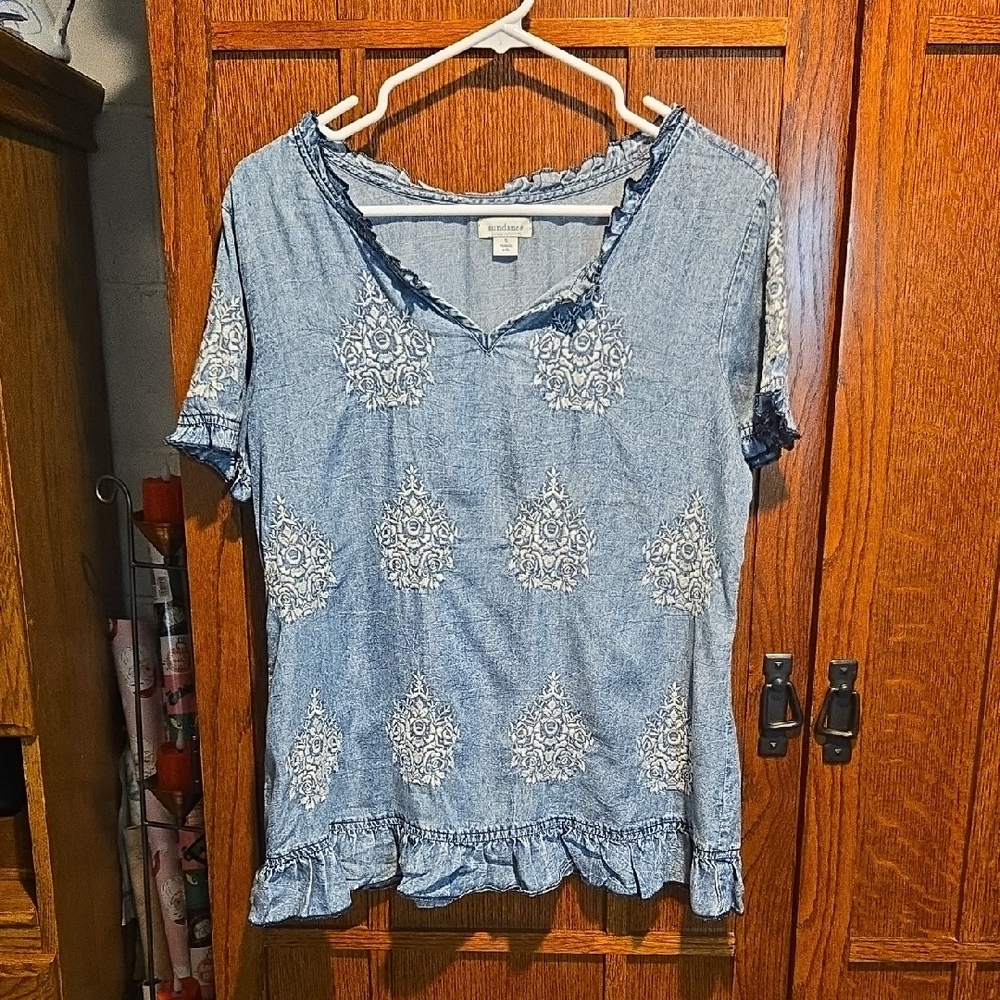 Size Small Sundance Denim-look Embroidered Blouse